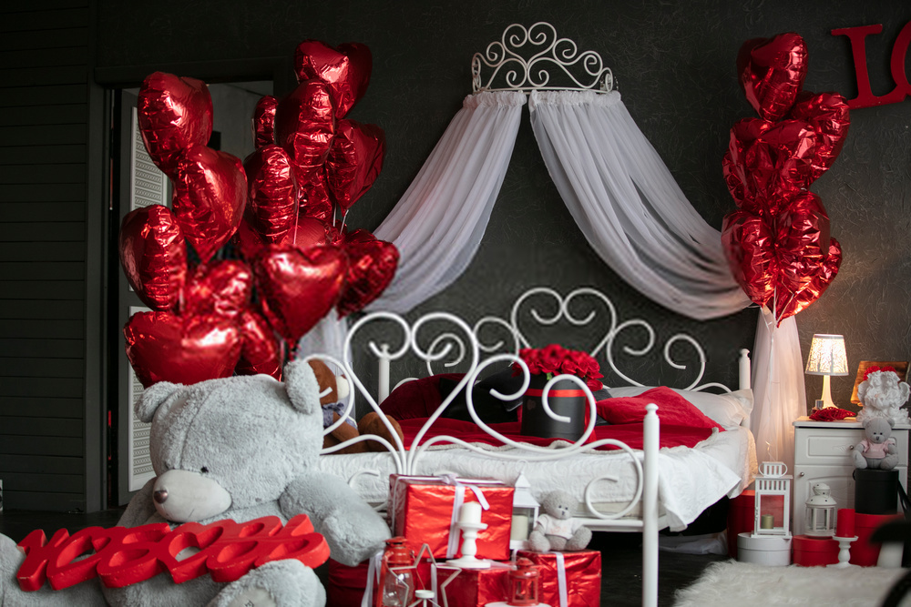 How to Decorate Bedroom for Newly Married Couple